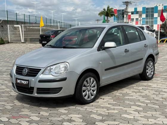 VOLKSWAGEN POLO SEDAN 1.6 8V GASOLINA 4P MANUAL